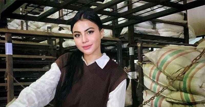 Instagram.com/erni_tisya